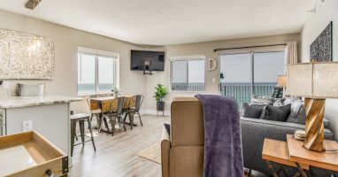 Your living room with AMAZING views! 