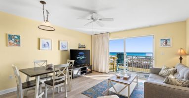 Living Area - Sleeper Sofa - Beach Views - Cable & Smart TV