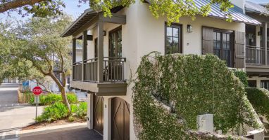 Welcome to 'Pappas Carriage' in Rosemary Beach!