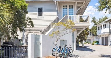 Welcome to 'Tuscan Blue' Carriage House!