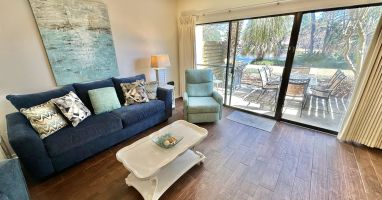 Spacious living room