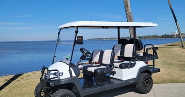 Agusta Village 523 Golf Cart