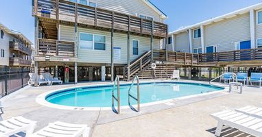 Gulf View Outdoor Pool