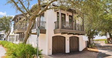 Welcome to 'Pappas Carriage' in Rosemary Beach!