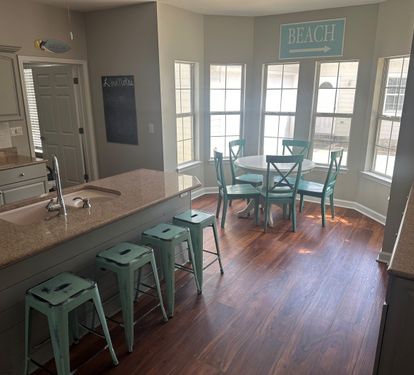Eat-In Kitchen