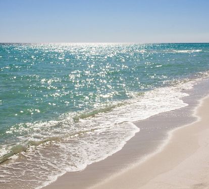 ? "Crystal Clear Bliss. Let the emerald waves and sugar-white sands of the Gulf soothe your soul—just steps from A Shore Thing." ???? #EmeraldEscape #AShoreThing