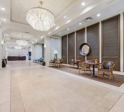 Spacious common area w/ seating and a bright, welcoming resort atmosphere.