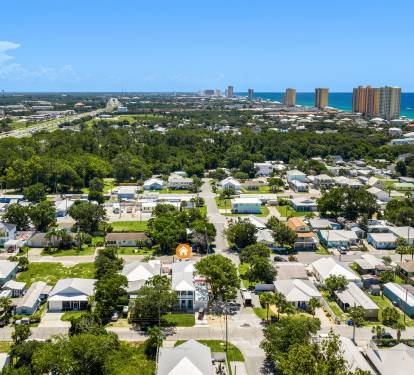 Minutes from Pier Park