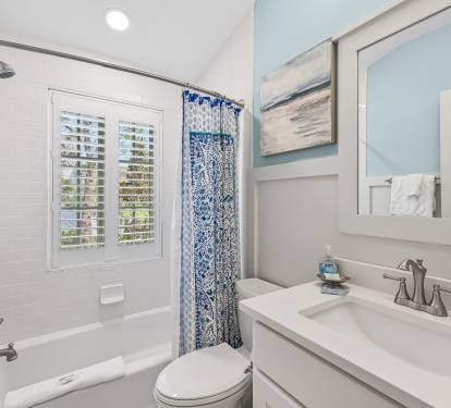 Upstairs Ensuite for Second Master Bedroom