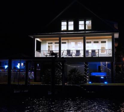 Nights After a Day at the Beach are Relaxing...PRIVATE Hot Tub & Backyard Oasis!