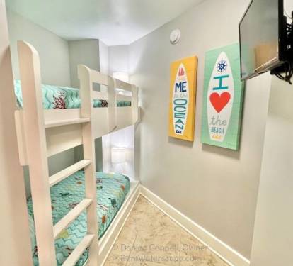 Bunk Room with TV