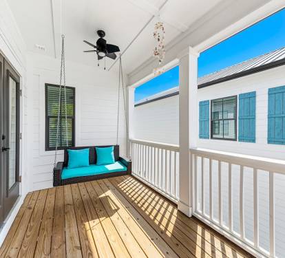 Swing on Private Upper Deck, Ideal for Morning Coffee and Evening Relaxation