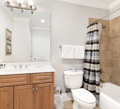 guest bath (attached to secondary king suite)
