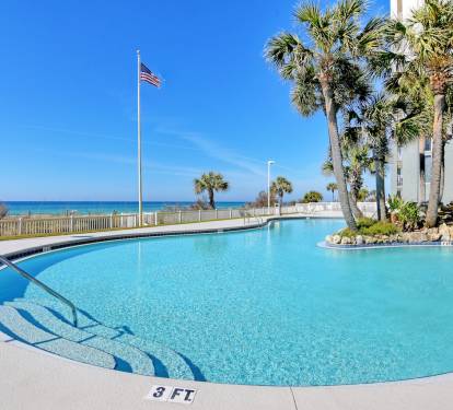 Lagoon Pool between Tower 2 and Tower 3