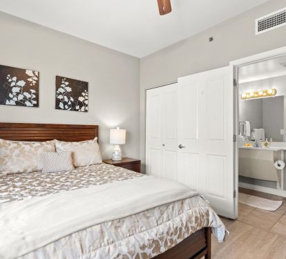 Guest bedroom has own full bathroom!