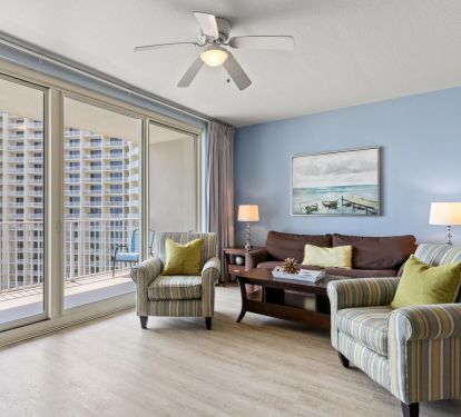 Quality, study furniture nicely decorated condo! 