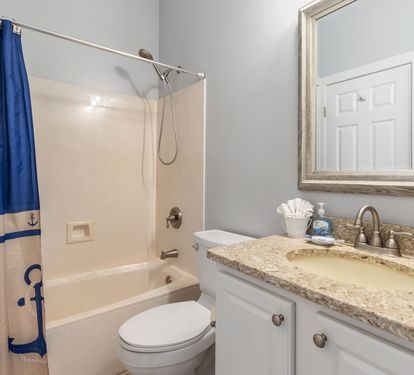 Bunk room ensuite with additional hallway access