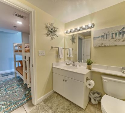 Isn't it cute? Kids have their own full bathroom! 
