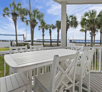 ground floor pet friendly near pompano joes