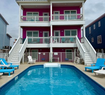 Back of house facing the beach.