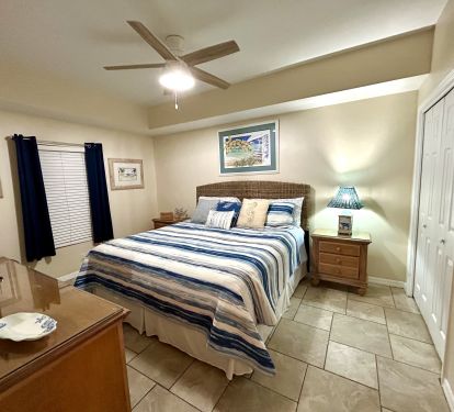 2nd Bedroom (King Bed) with bathroom access