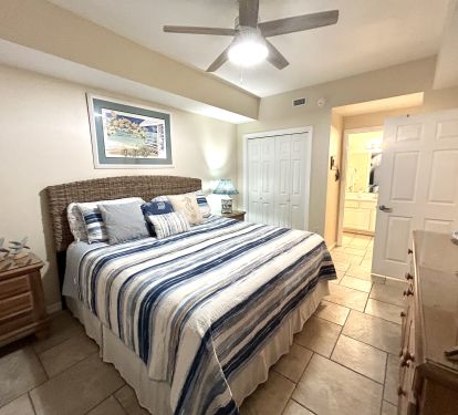 2nd Bedroom (King Bed) with bathroom access