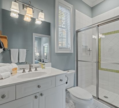 Downstairs King bathroom