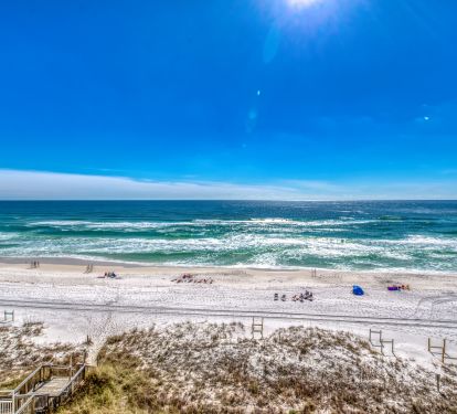 Your private balcony, where ocean views never end.
