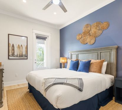 Guest king bedroom 3 with balcony access - second floor