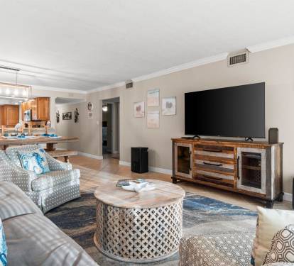 Living area to kitchen area