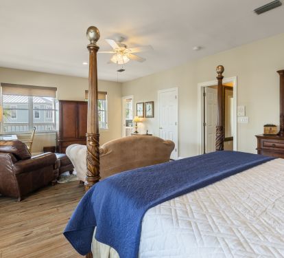 Spacious primary suite - third floor