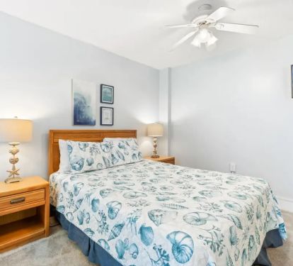 Second bedroom with queen sized bed