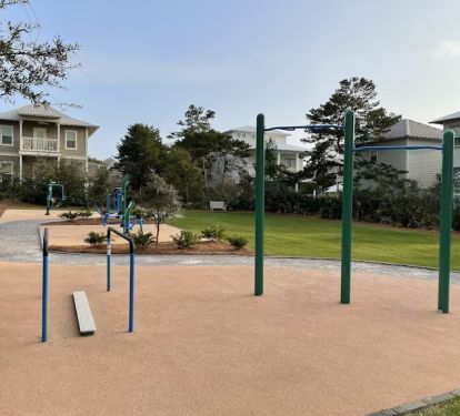 One of 4 pocket parks nearby - Kingfisher Fitness Park is only a block away!