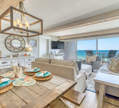 Dine with a breathtaking ocean view!