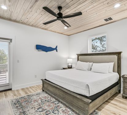 King Suite # 4 (second floor)
