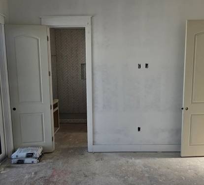 Queen Bedroom with Balcony