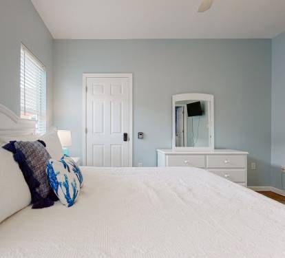Plenty of space in second master room