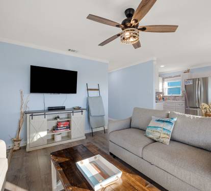 Living Room with 45" Tv