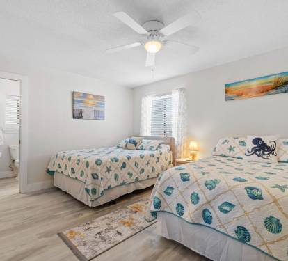 Guest Bedroom (Queen/Double)