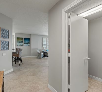 Entrance/Laundry Room