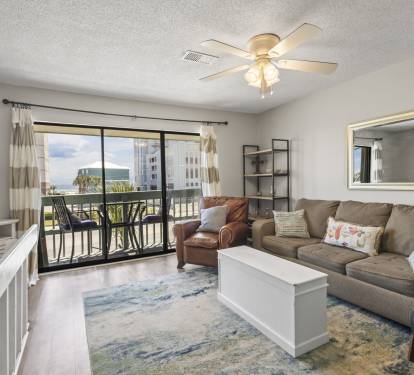 Upstairs Living Area
