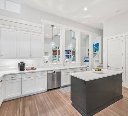 Updated fully stocked Kitchen
