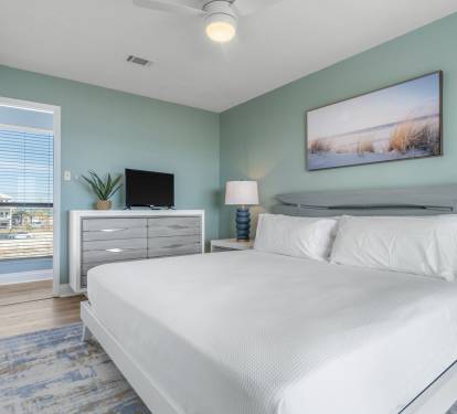 Guest Bedroom 1 (King)