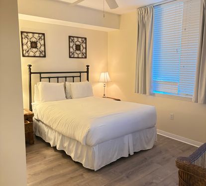 Queen Bedroom