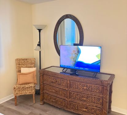 Queen Bedroom