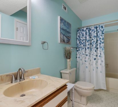 Ensuite Bathroom (Main Floor)