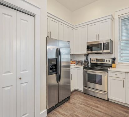 Fully stocked kitchen perfect for gatherings