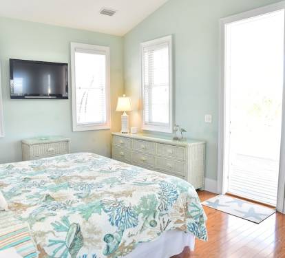 2nd king bedroom