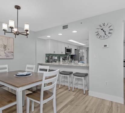 Ample seating for all diners at the table or at the breakfast bar