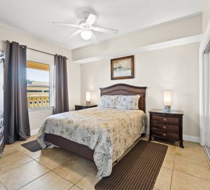 2nd bedroom Queen bed